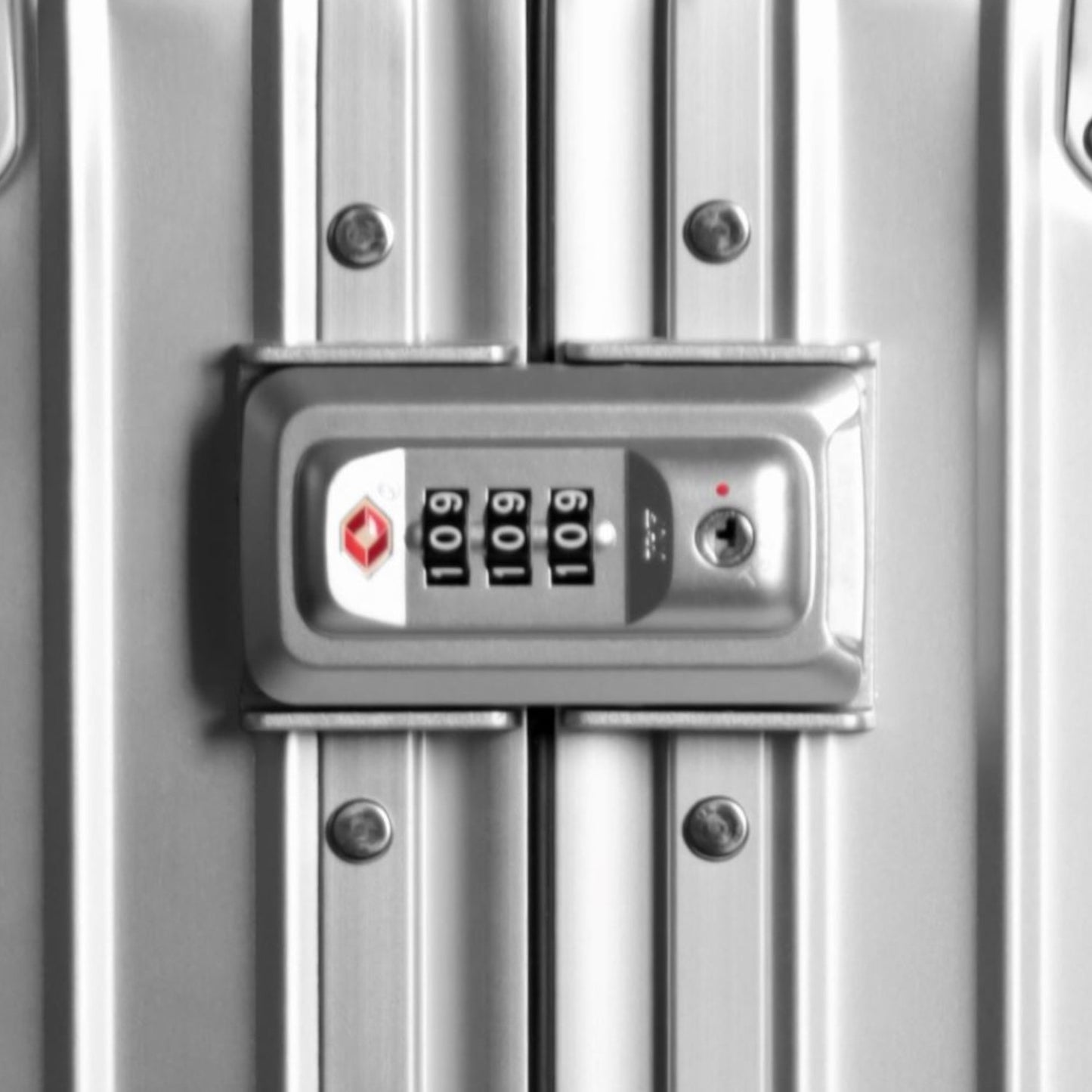 Port Designs VAL D'ISERE 30L Metal Travel Suitcase-6