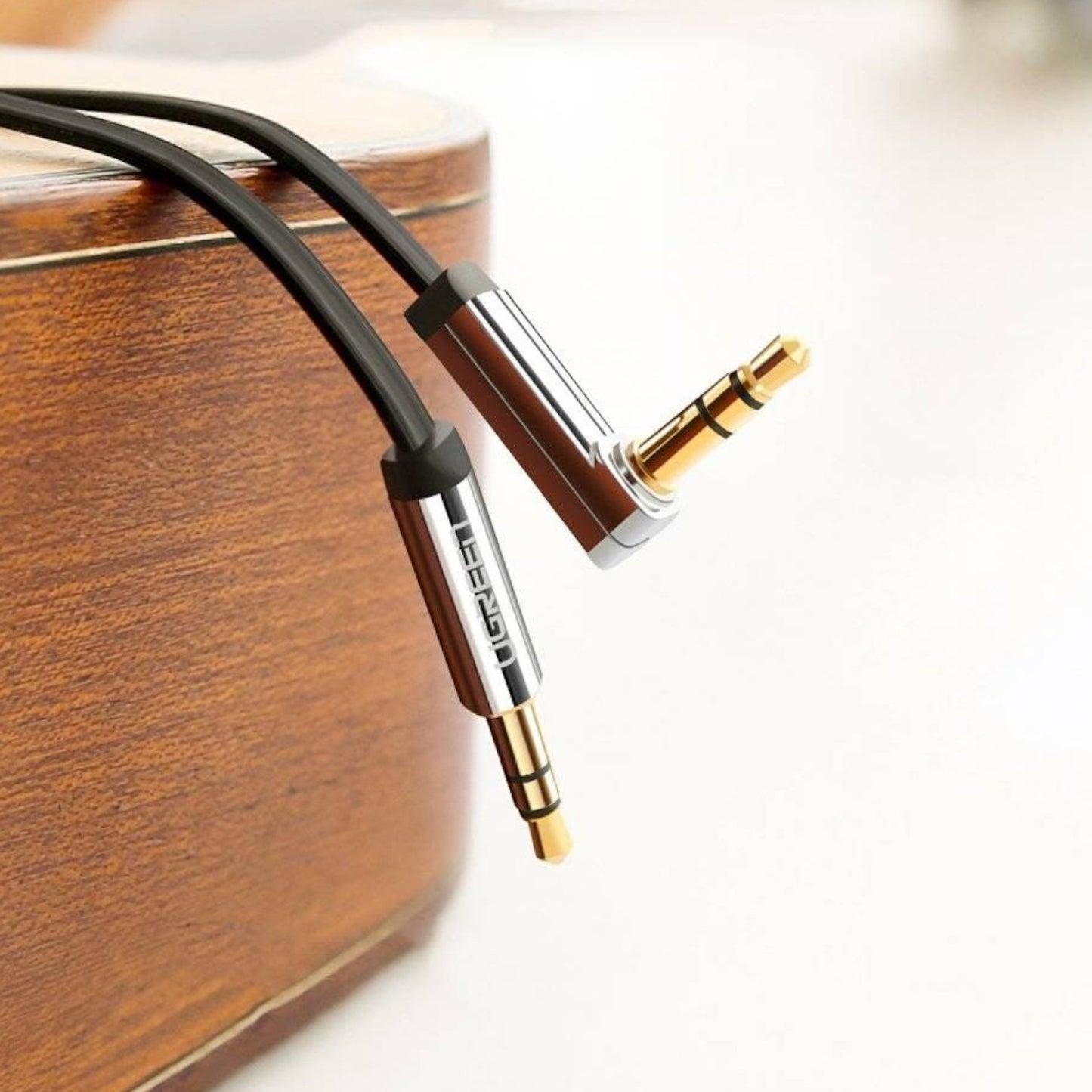 UGreen AV119 Right-angled 3.5mm Flat Aux Cable 1.5m - Black/Silver-4