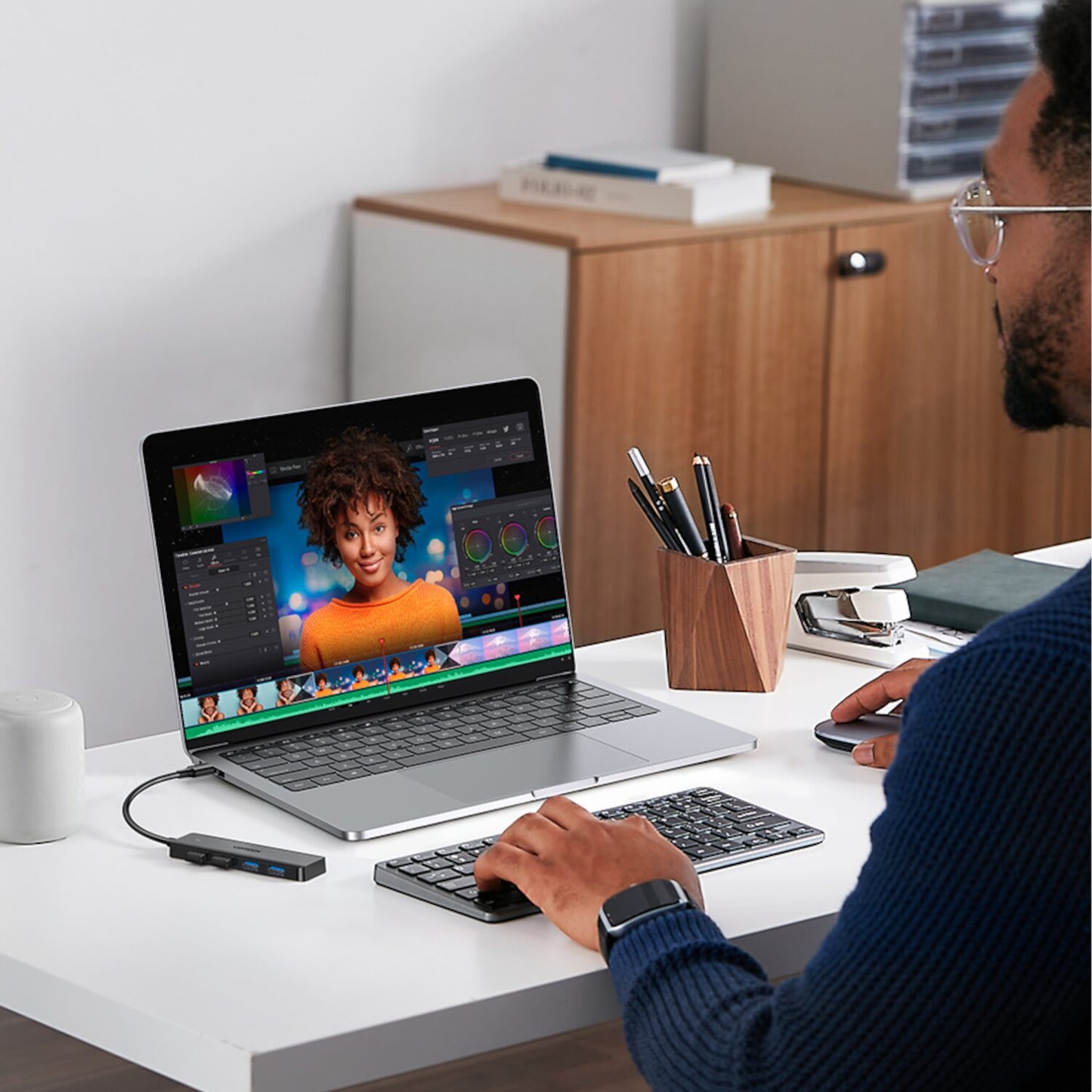 UGREEN 4-in-1 USB 3.0 Hub - High-Speed 5Gbps Data Transfer - Grey-4