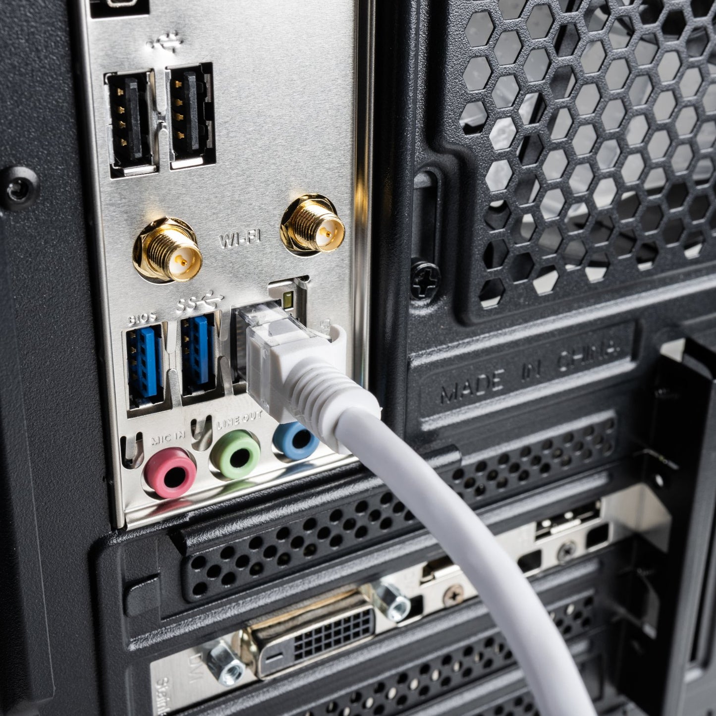 Gizzu Cat6 UTP Fly Lead Ethernet Network Cable 3m – White-2