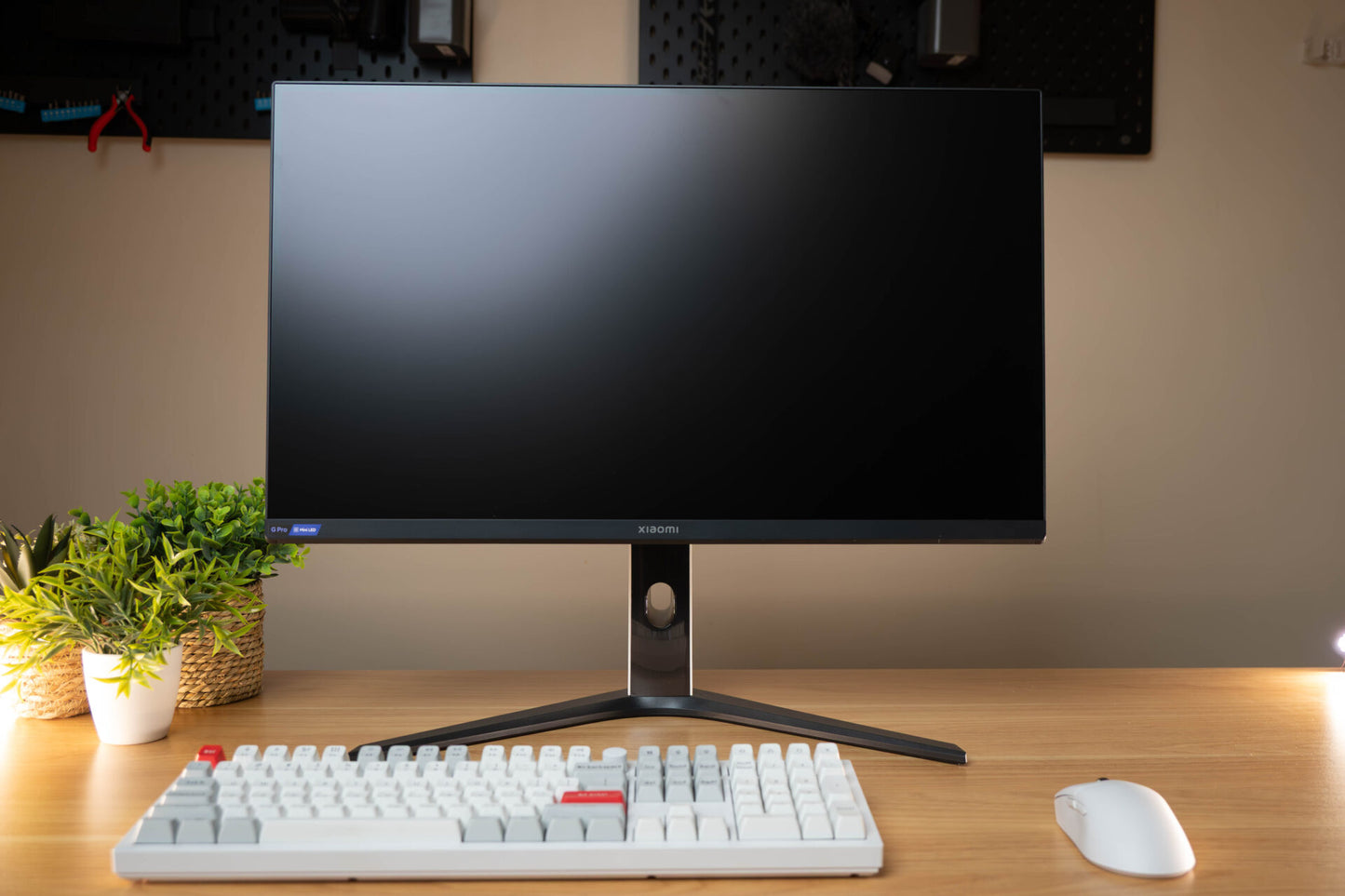 Xiaomi G Pro 27i 27" 2K 1440p Mini LED IPS Gaming Monitor (180Hz, 1ms, 16_9, HDMI/DP, AMD FreeSync, and HDR1000)-8