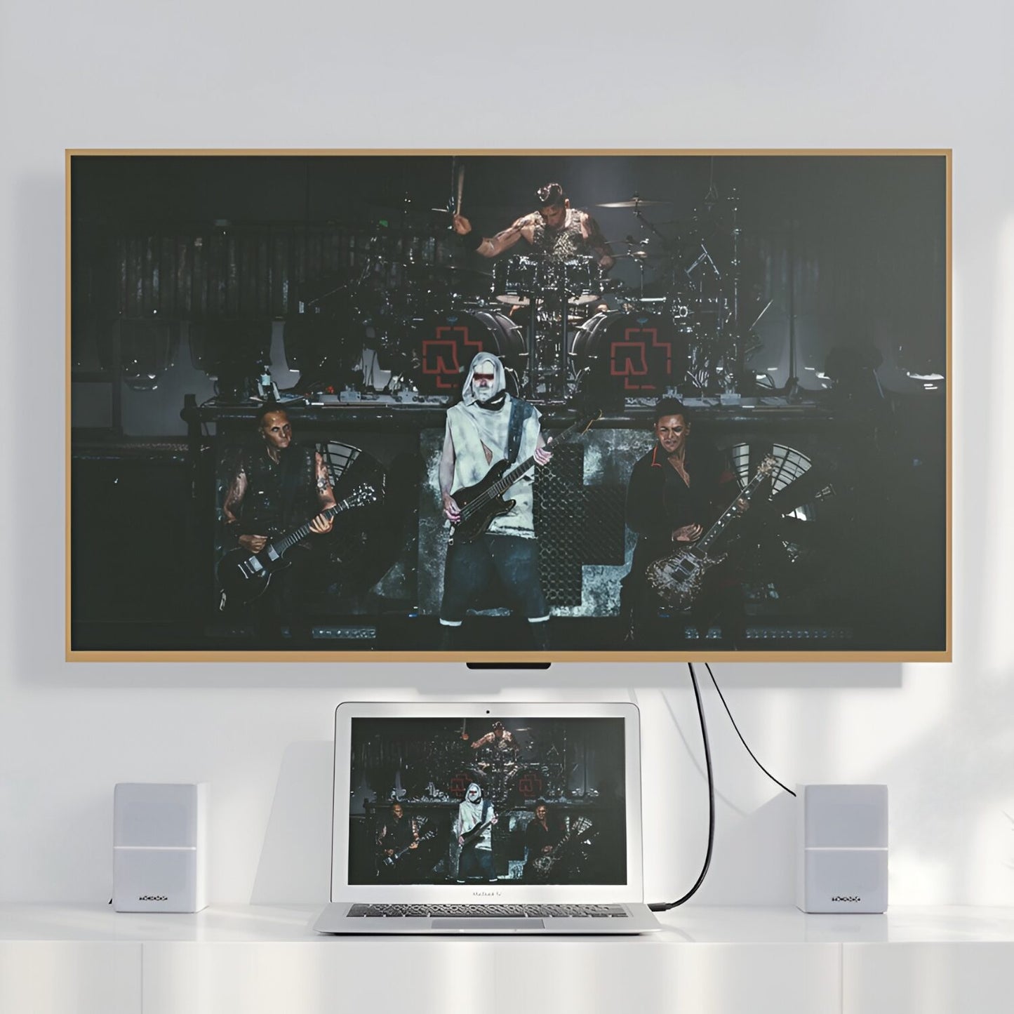 UGREEN Mini DisplayPort Male to 4K@30Hz HDMI Cable 1.5m - Black-3