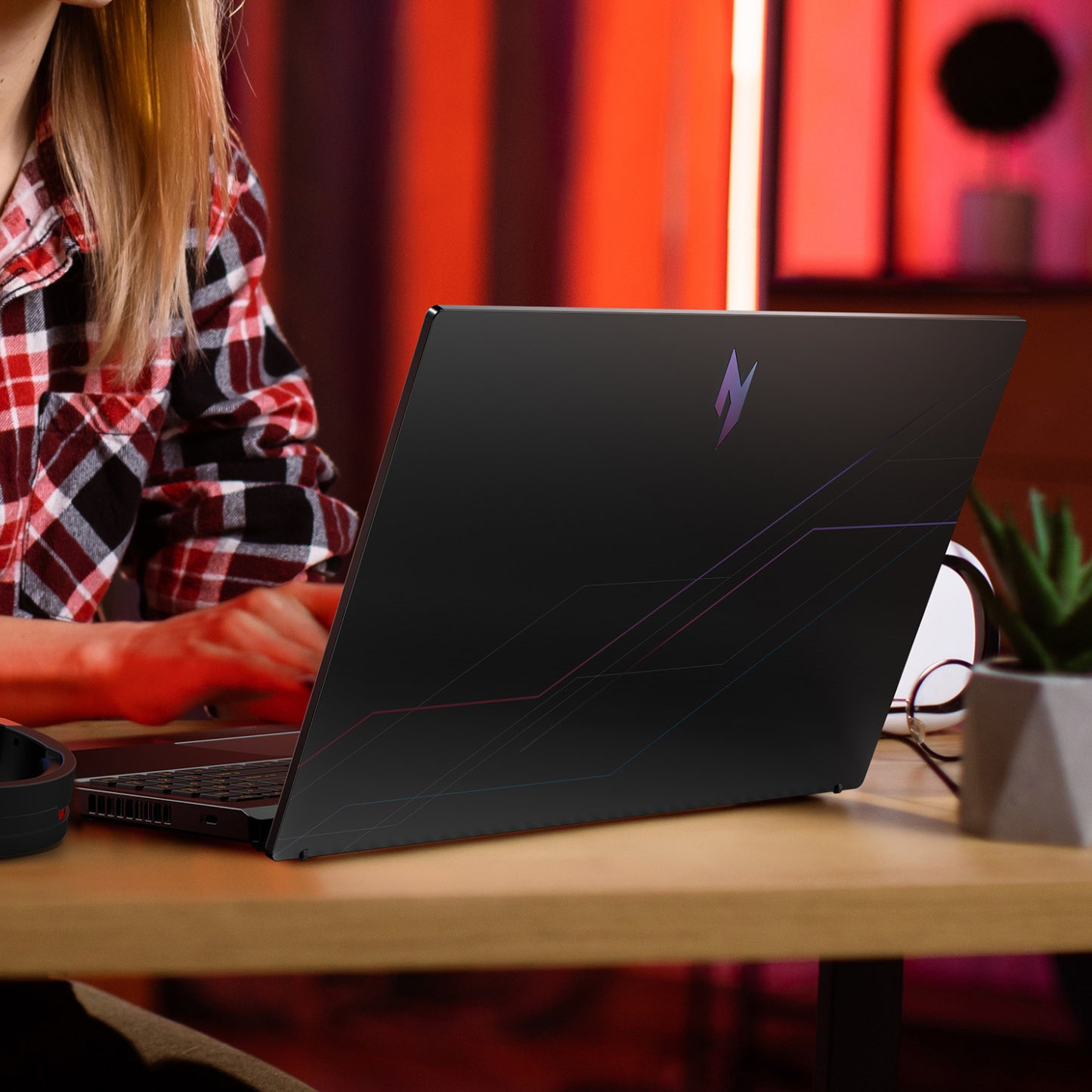 Acer NITRO V 15 Gaming Laptop 15.6" | AMD Ryzen 5 | 16GB | 512GB | RTX 5050 8GB | Windows 11 Home-7