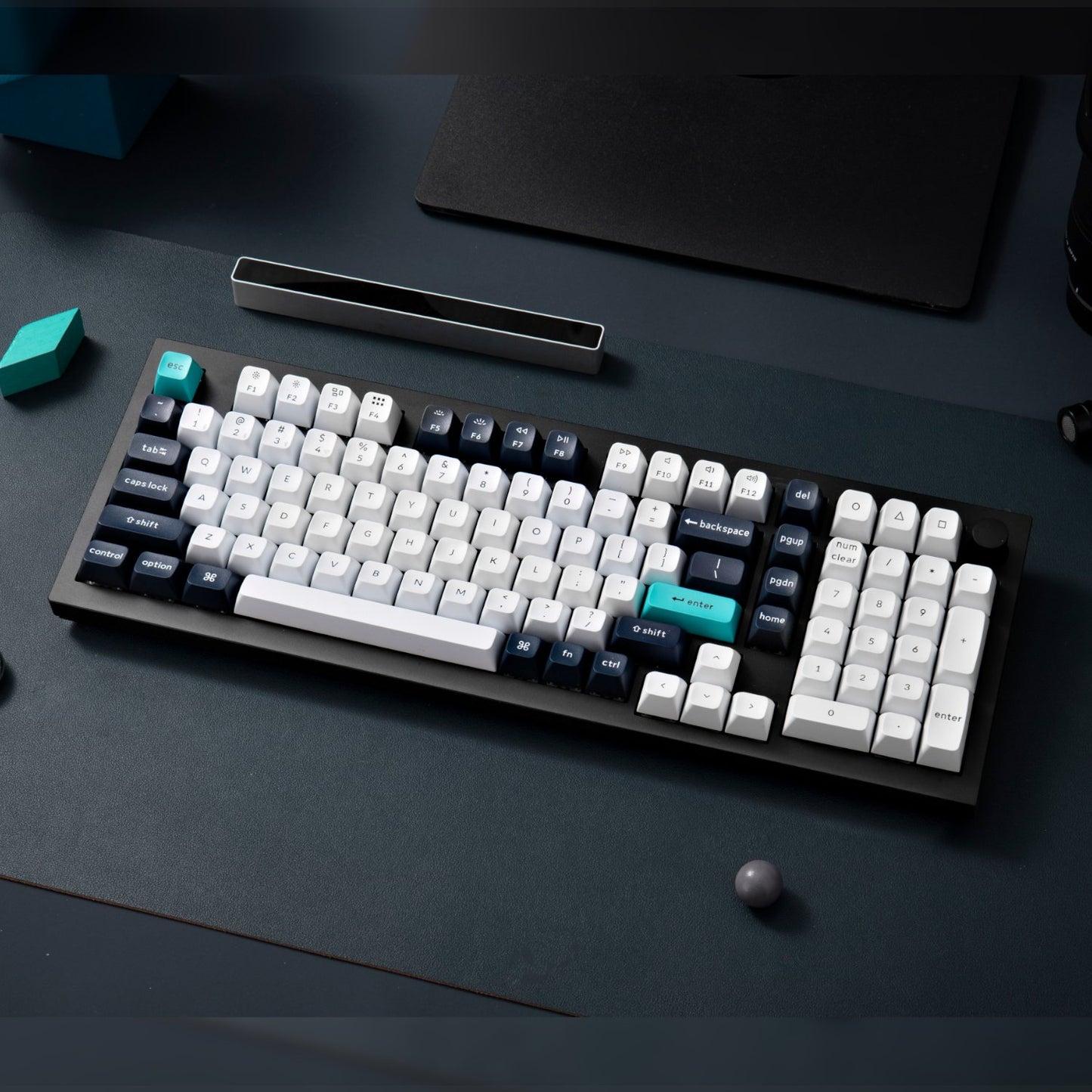 Keychron Q5 Max QMK/VIA Full-size Wireless Custom Mechanical Keyboard (Banana Switches) - Carbon Black-2