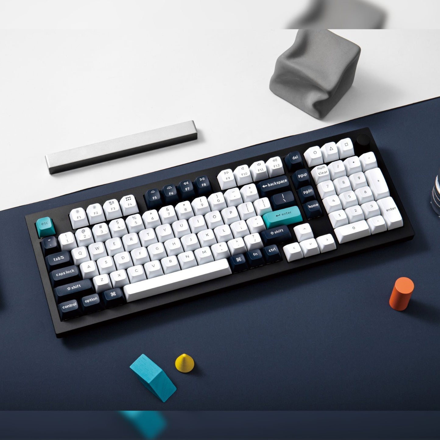 Keychron Q5 Max QMK/VIA Full-size Wireless Custom Mechanical Keyboard (Banana Switches) - Carbon Black-3