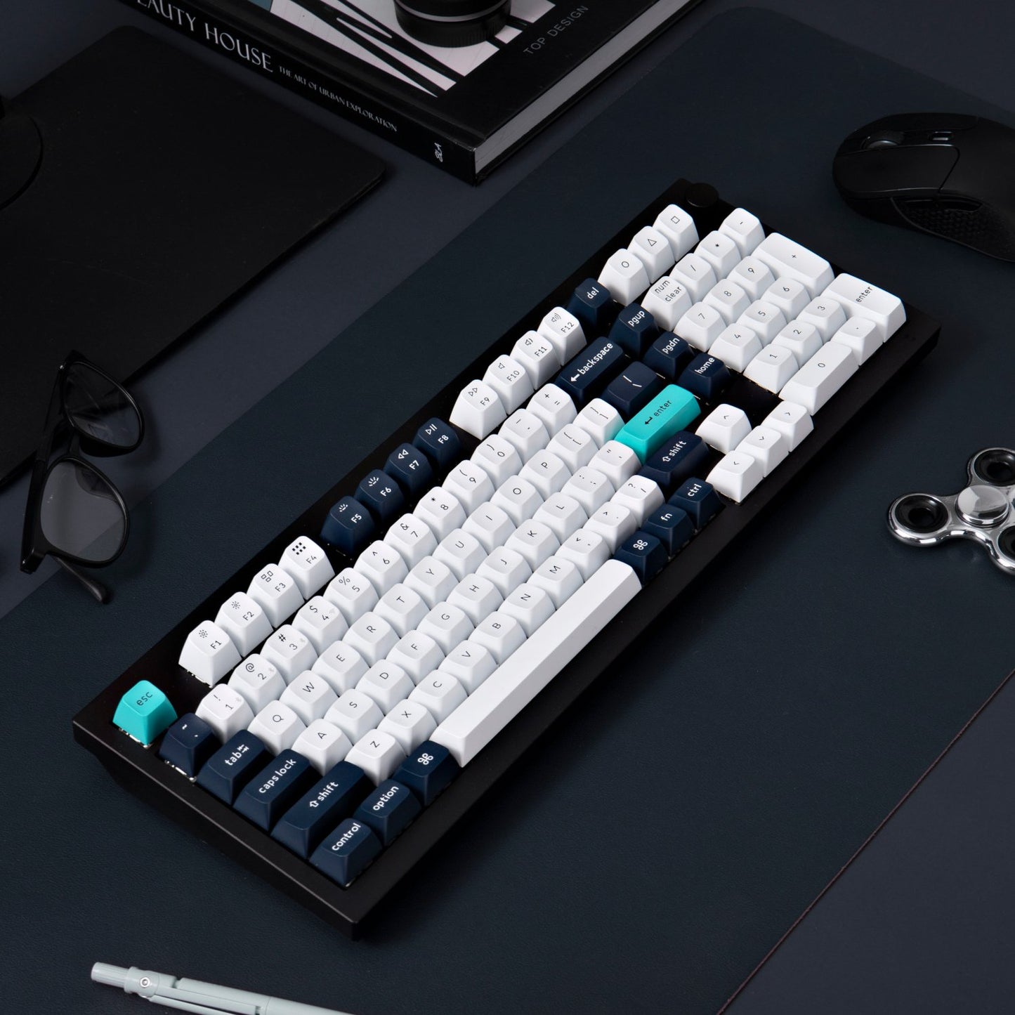 Keychron Q5 Max QMK/VIA Full-size Wireless Custom Mechanical Keyboard (Banana Switches) - Carbon Black-4