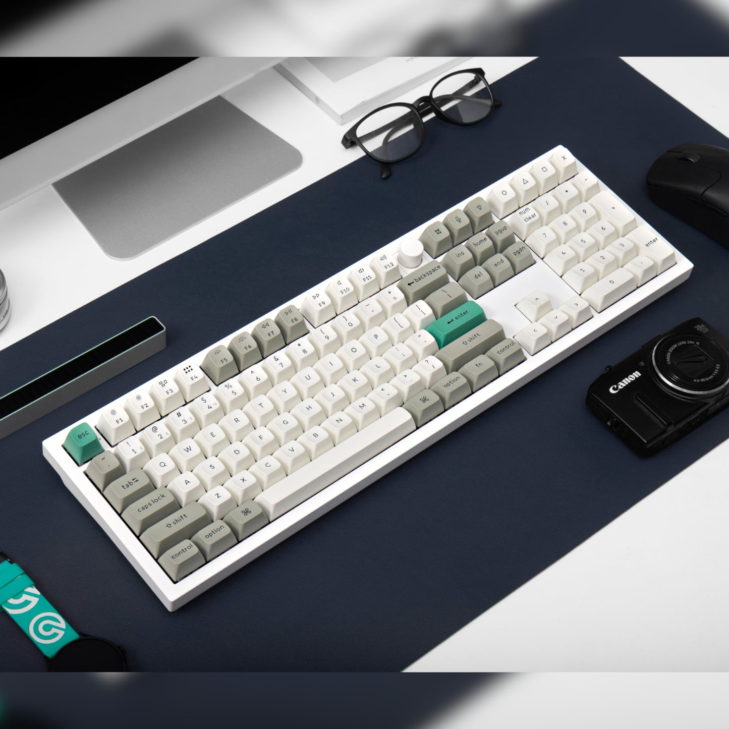 Keychron Q6 Max QMK/VIA Wireless Custom Mechanical Keyboard KSA Gateron Red Jupiter Switches - Shell White-4