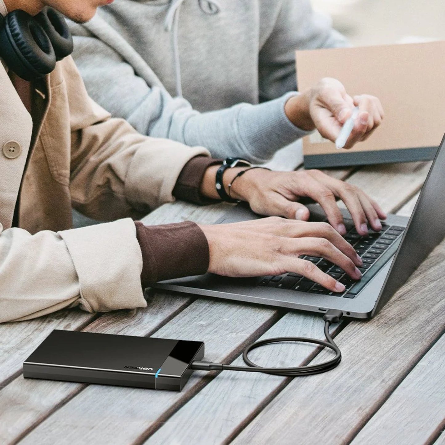 UGREEN USB Type-C 2.5" SATA III External Hard Drive Enclosure-2